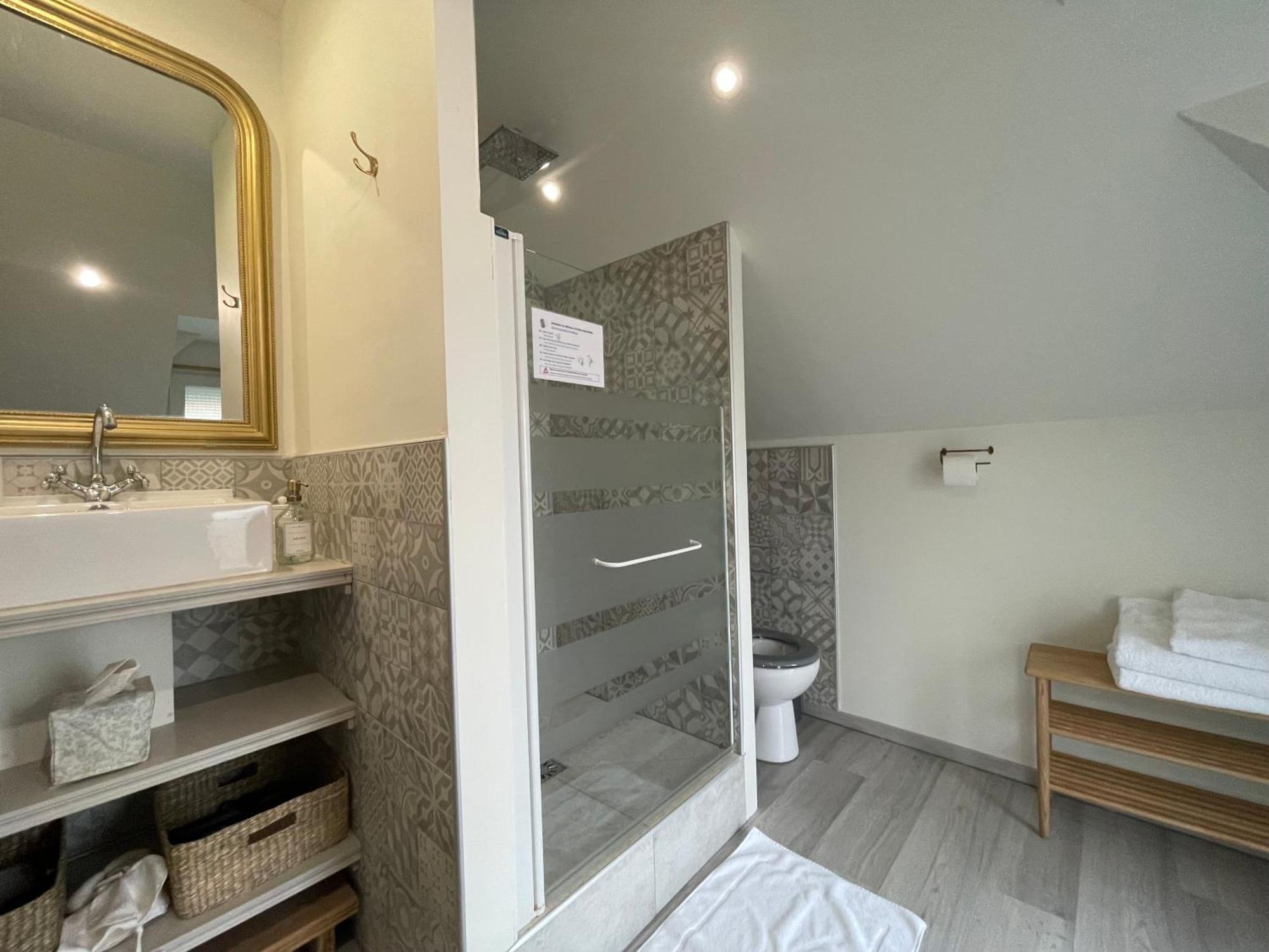 Bed & Breakfast De La Croix - A 4 Minutes De L'a26 Avec Parking 3*