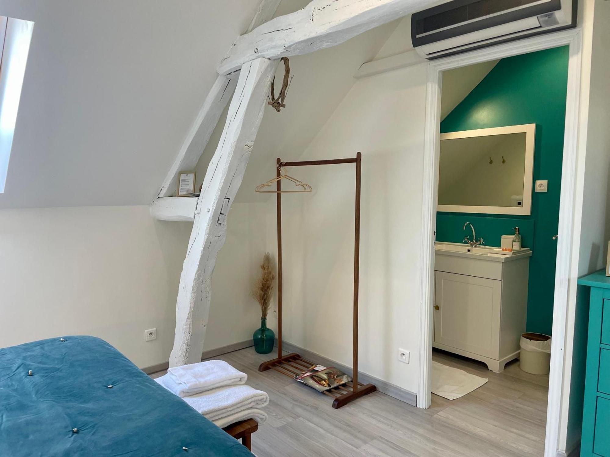 De La Croix - A 4 Minutes De L'a26 Avec Parking Bed & Breakfast 3*
